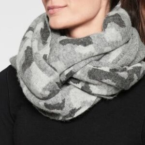Athleta | Gray Camo Jacquard Scarf ***NEW with tags***